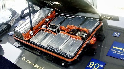 500kWh úložiště z vysloužilých baterií kombinuje články z Tesly i od Nissanu