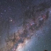 Astronomové určili hmotnost černé díry v cizí galaxii