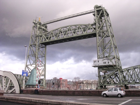 Historický most bude demontován kvůli luxusní superjachtě Jeffa Bezose