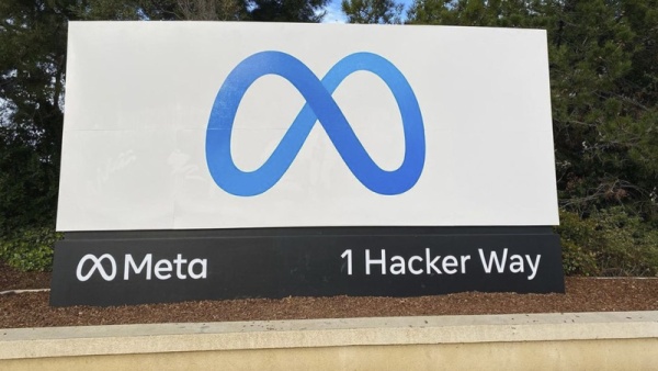 Meta pracuje na vlastní konverzační AI, jmenuje se LLaMA