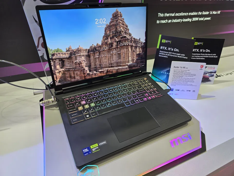 MSI Raider 16 HX