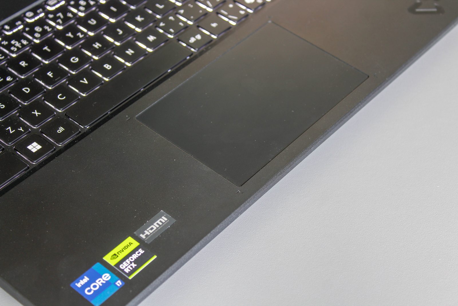 MSI Cyborg 15 Max C13W: Vstupenka do světa přenosného RTX hraní