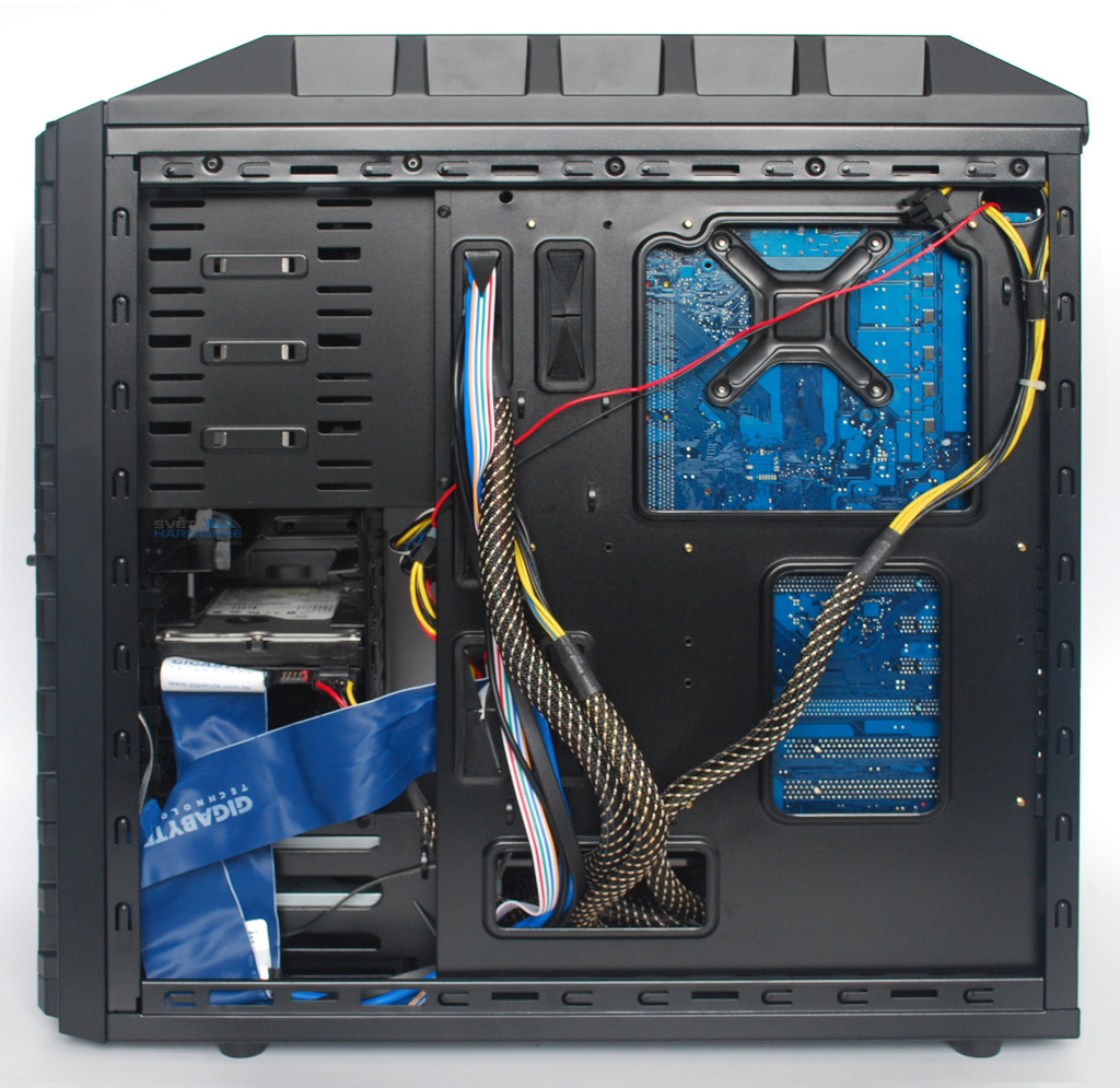 Enermax Hoplite: moderní a vybavená