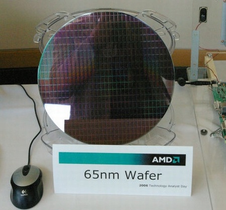 AMD má 65 nm procesory – co bude dál?