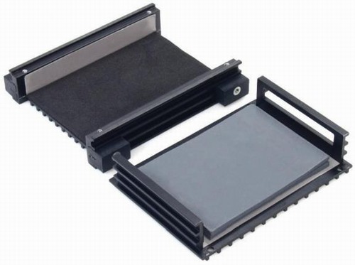 Scythe si připravil chladič 2,5" disků Himuro Mini