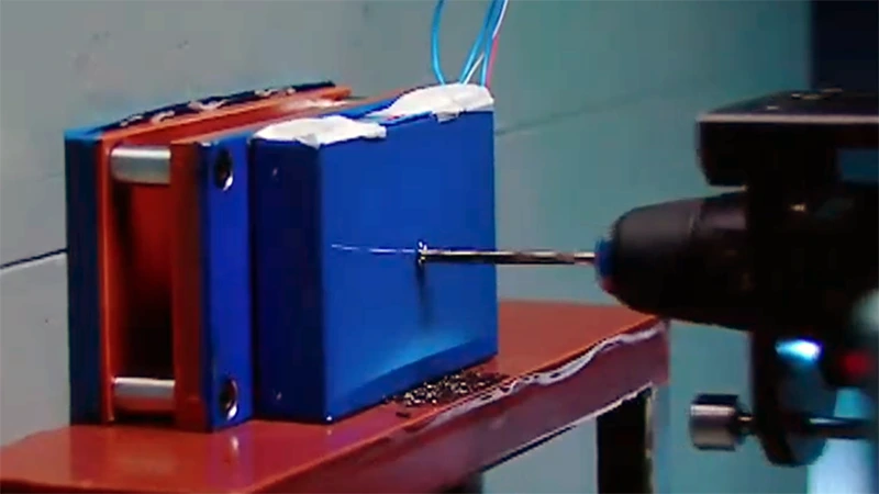 CATL představuje nové baterie Na-Ion se 175 Wh/kg i LFP s 1300kW nabíjením 12C