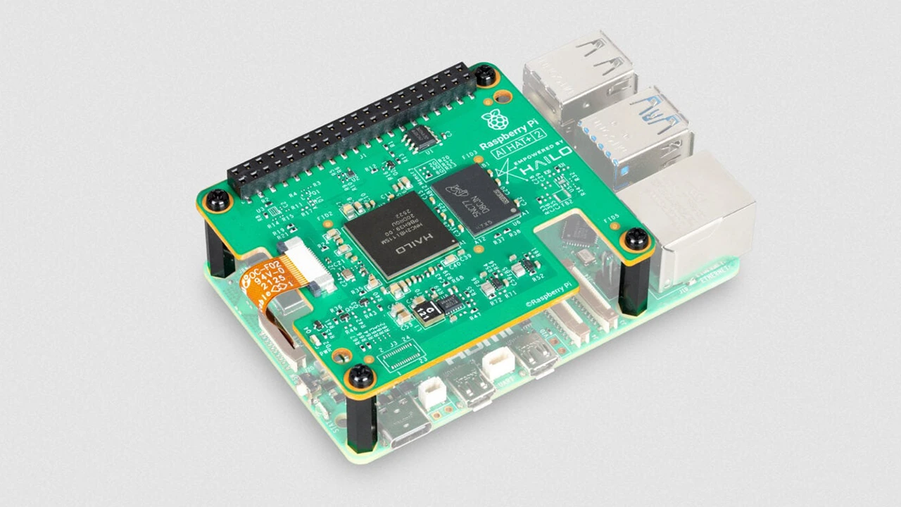 Raspberry Pi AI HAT+ 2 zvyšuje AI výkon na 40 TOPS