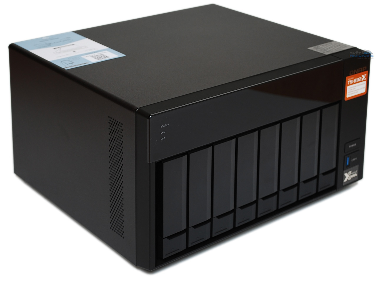 QNAP TS-832X: osm disků a rychlá síť