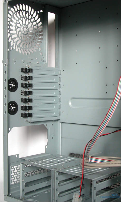 Sharkoon Rebel12 Value: variabilní věž