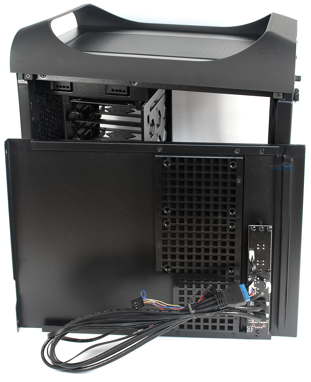 BitFenix Prodigy a herní sestava s Mini-ITX