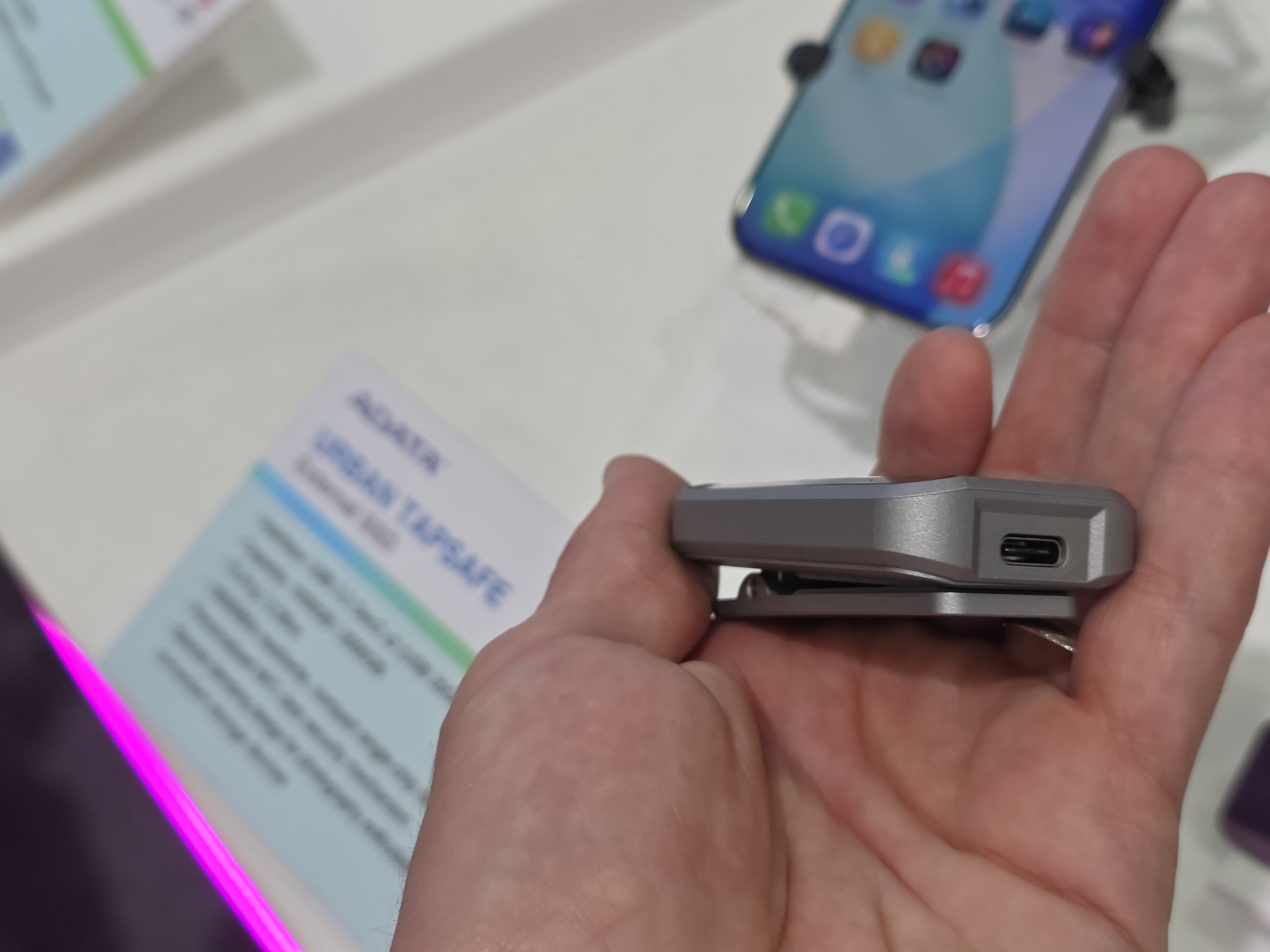 Adata Urban Tapsafe SSD