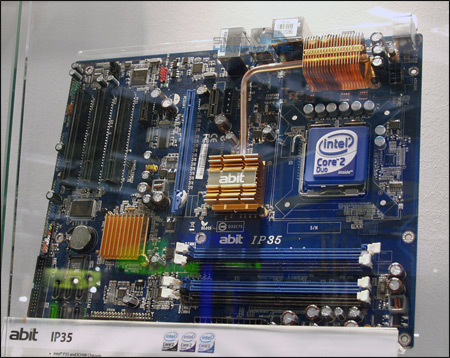 CeBIT 2007 skrze hledáček Světa hardware