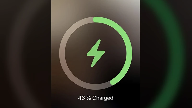 Technologie z EV míří do telefonů: Apple iPhone 15 má mít vrstvené akumulátory