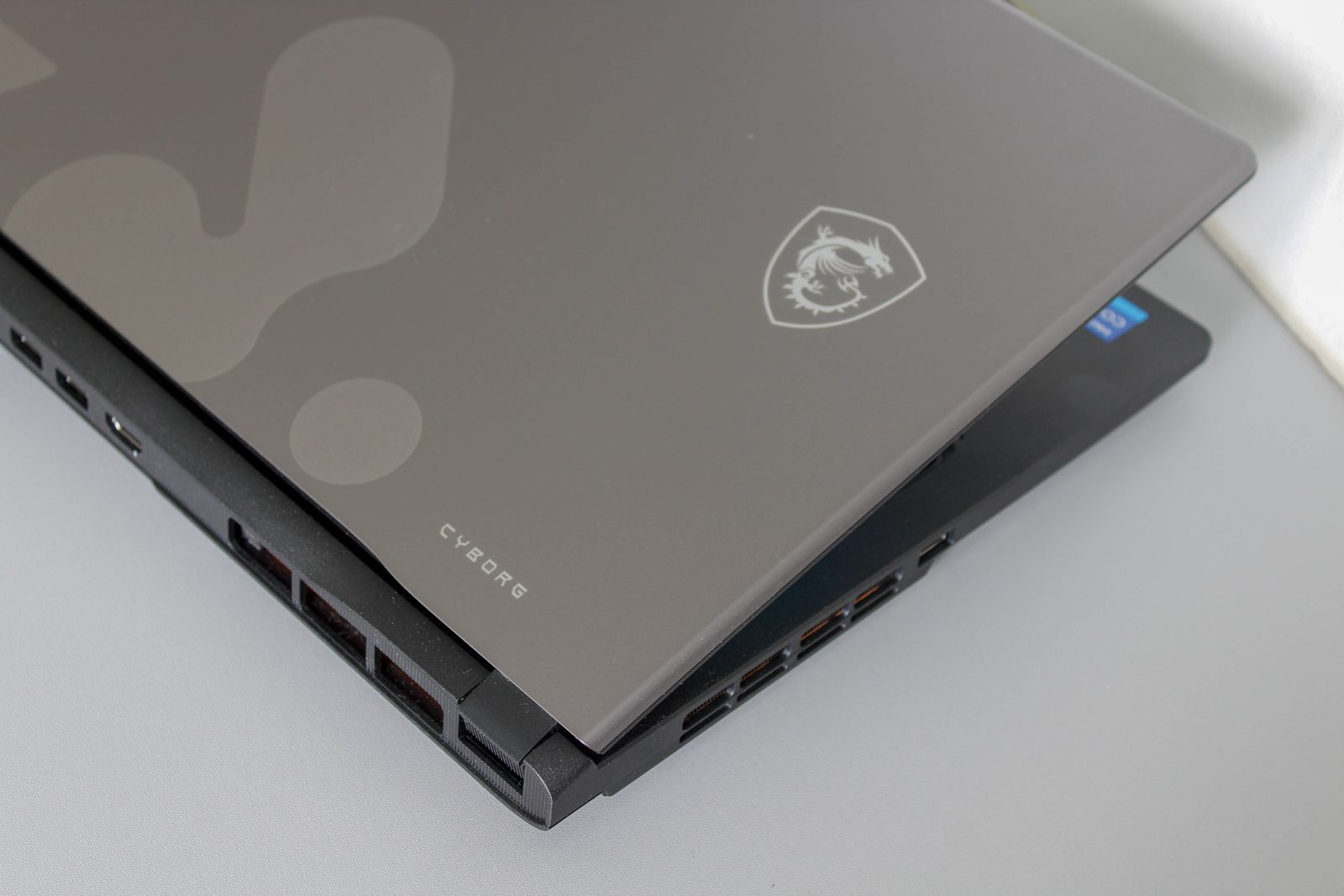 MSI Cyborg 15 Max C13W: Vstupenka do světa přenosného RTX hraní