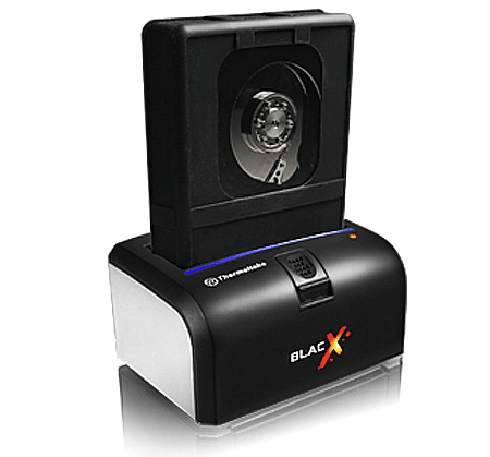 Thermaltake přichází s externím rámečkem pro pevné disky BlacX