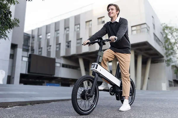 Acer ebii: elektrokolo se systémy AI a 110km dojezdem