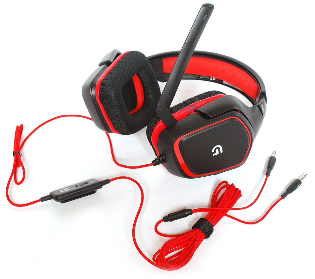 Logitech G230: akční headset