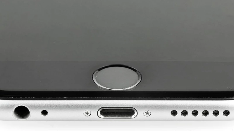 EU varuje Apple: použití MFi s USB-C může vést k zákazu prodeje iPhonů 15