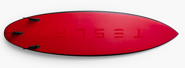 Tesla uvedla limitovanou edici... surfovacích prken