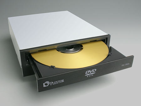 Plextor přináší mechaniky PX-130A DVD a PX-230A CD-RW