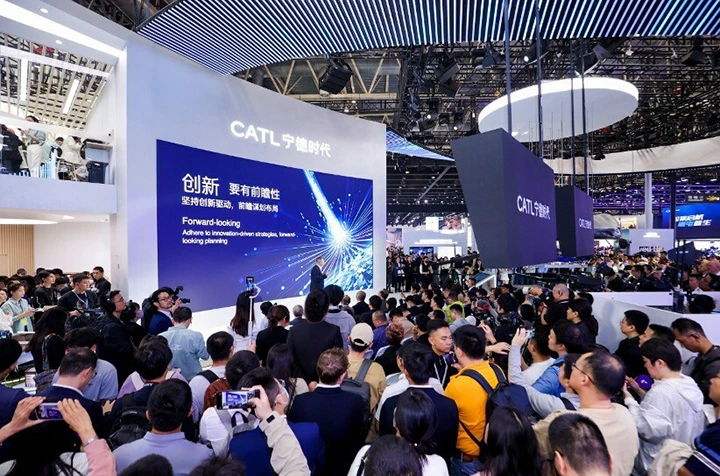 CATL uvedl Li-Ion LFP baterii Shenxing Plus s hustotou 205 Wh/kg a 1000km dojezdem