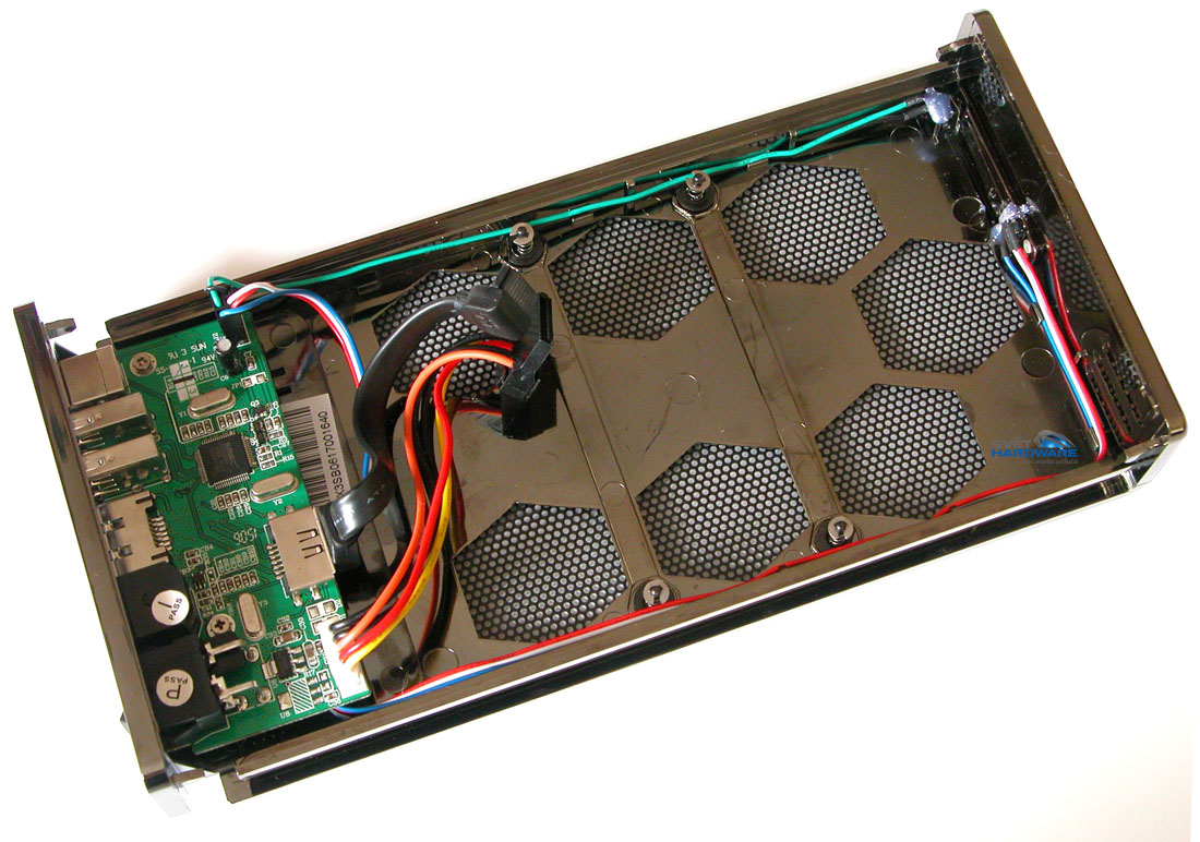 Cooler Master X Craft - bohatý SATA box