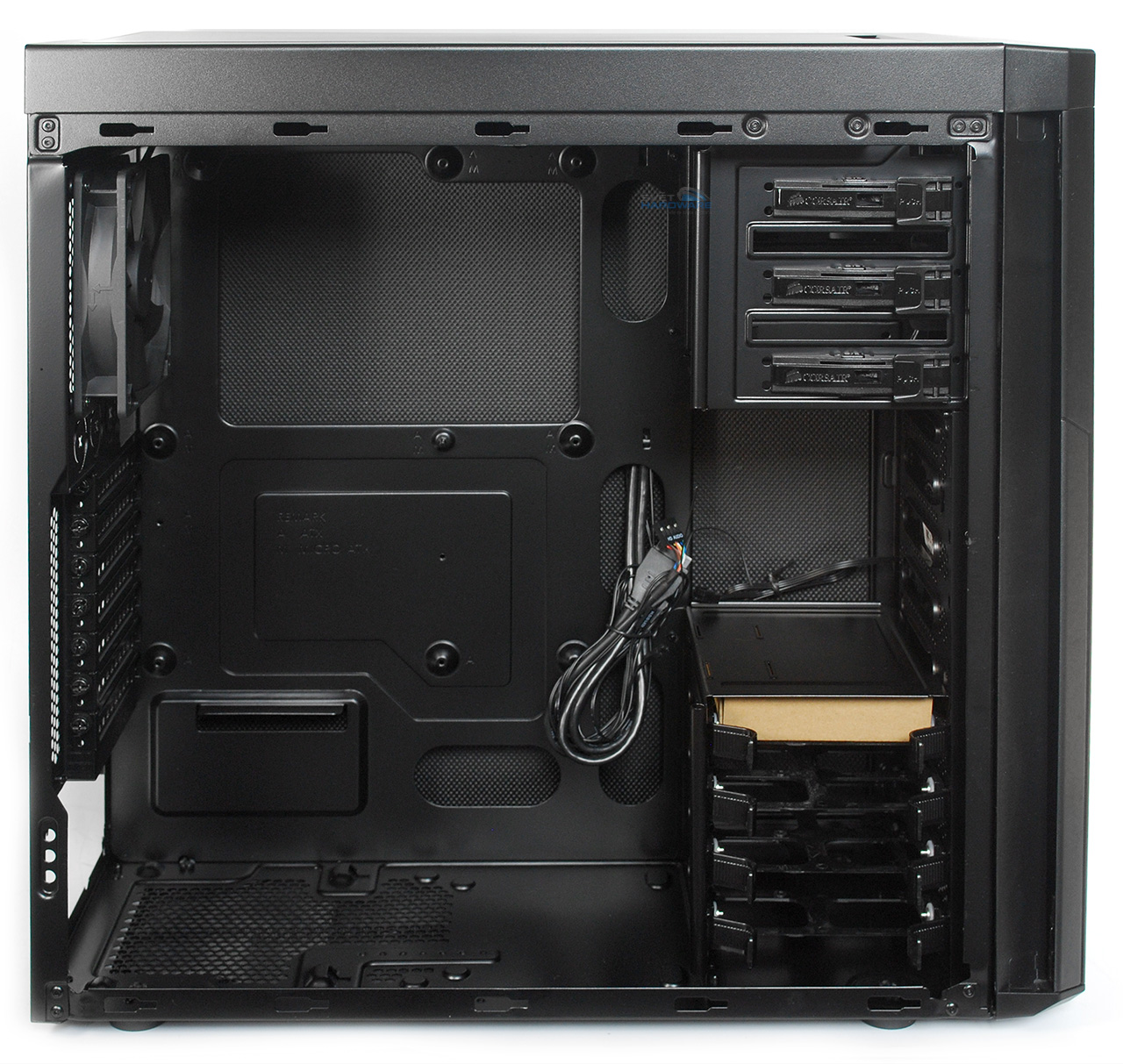 Corsair Carbide 330R: jednoduchý a tichý tower