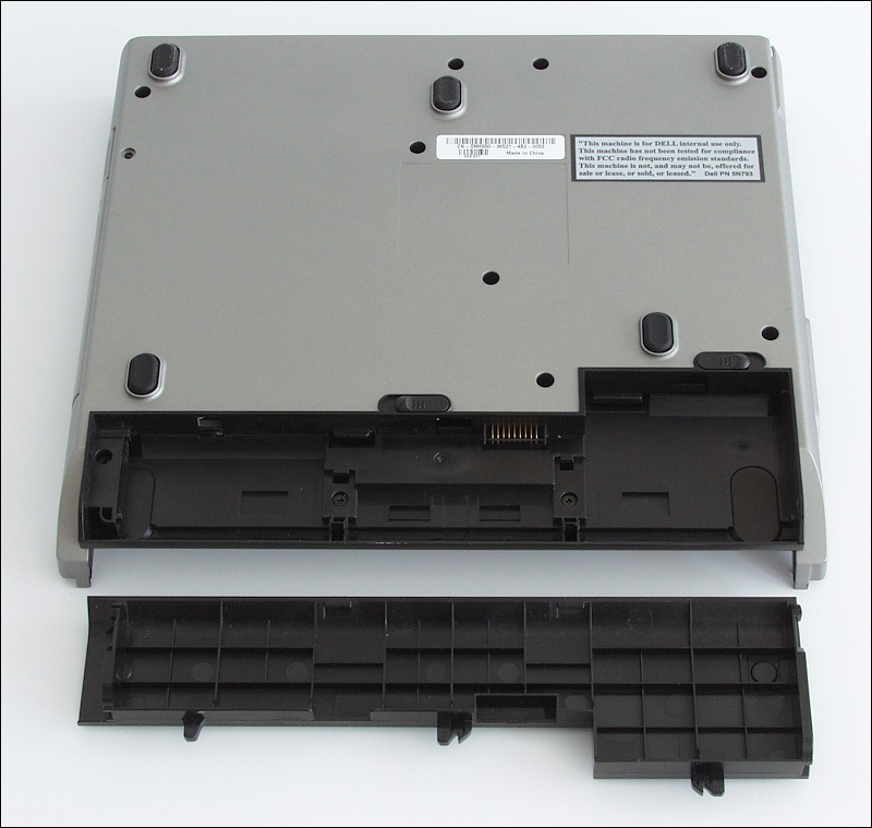 Dell Latitude D410: notebook jako dělaný na práci v terénu