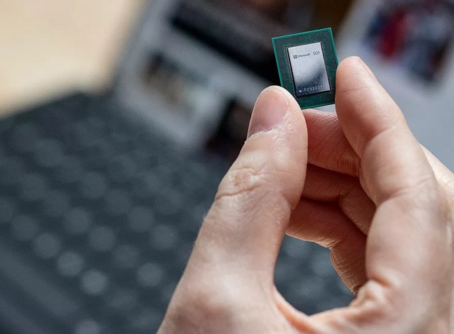 Microsoft pro Surface vytvořil vlastní procesor SQ1, co je zač?