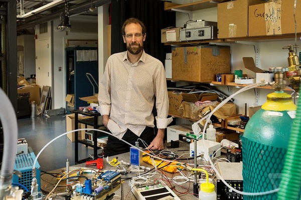 Geoinženýr chce zmírnit globální oteplování