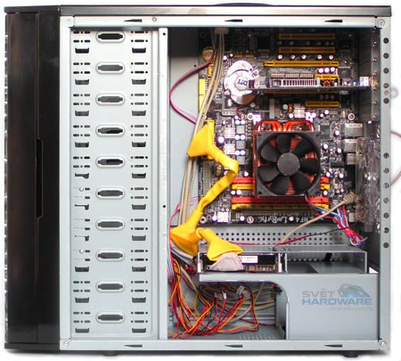 AeroCool Flamboyant: skříň s plamenným displejem