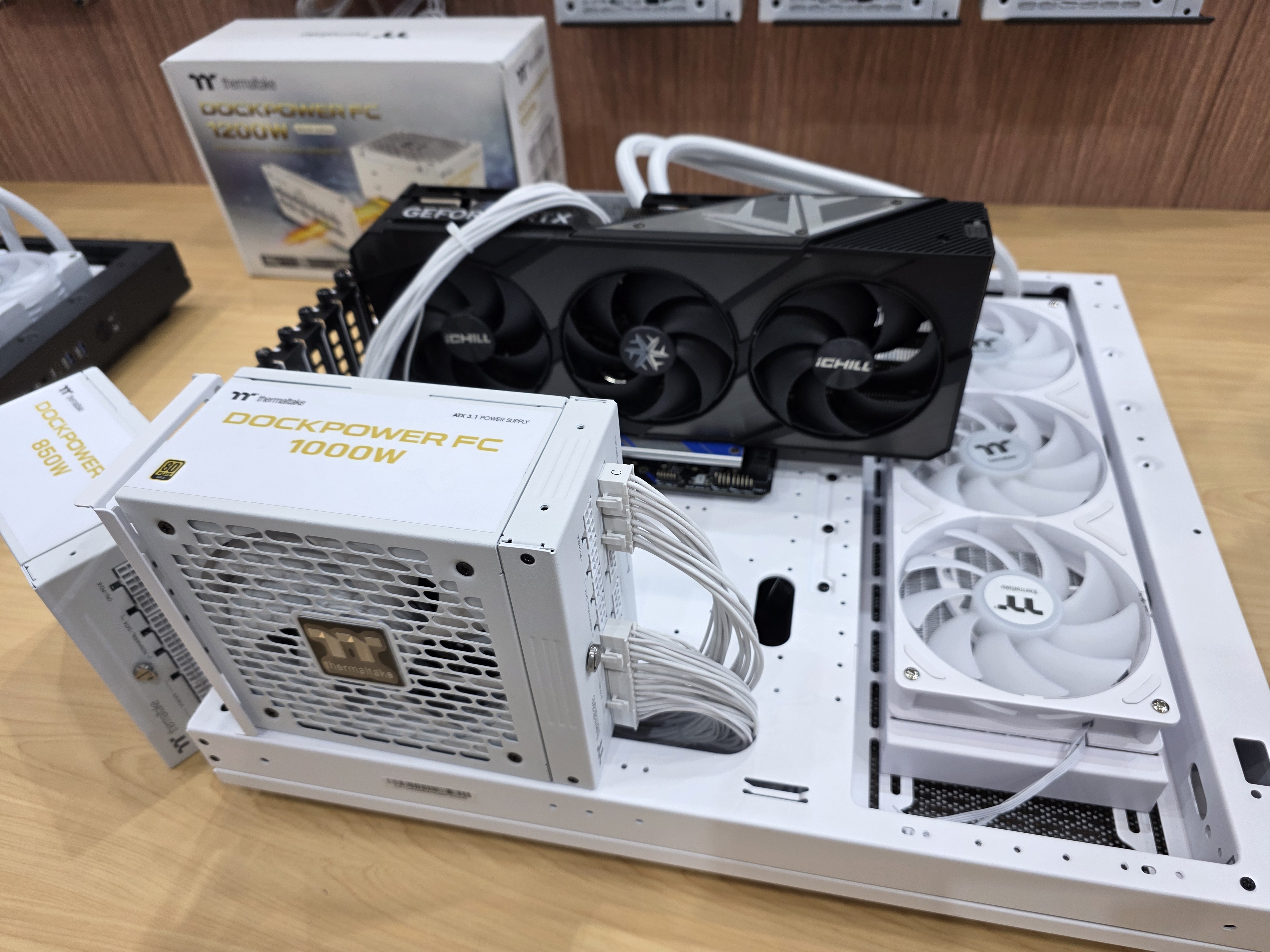 Thermaltake Dockpower