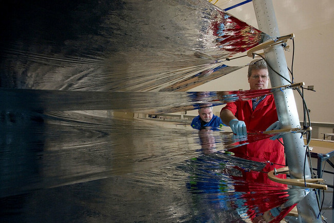 Webb odpočívá před vypnutím svého slunečního štítu, měl vadný senzor