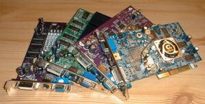 Srovnání: 3x GeForce FX 5200 vs. Radeon 9200