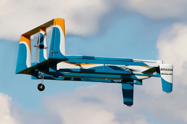 Amazon si patentoval bezpečnou sebedestrukci svých dronů