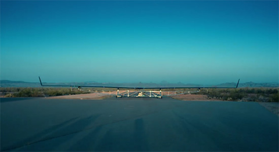 Solární letadlo Facebooku šířící internet poprvé ve vzduchu