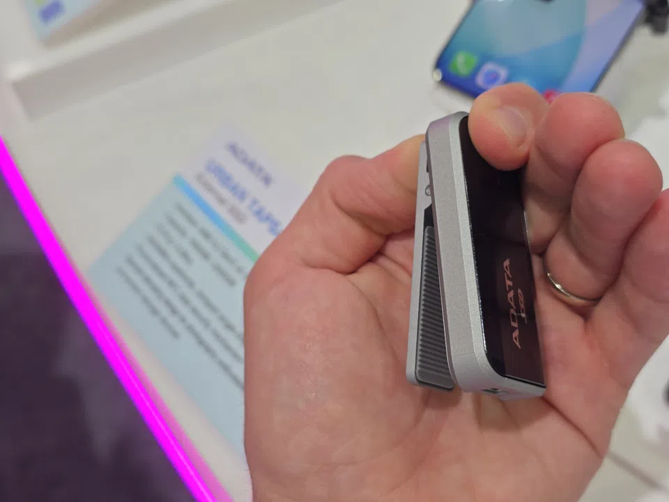 Adata Urban Tapsafe SSD