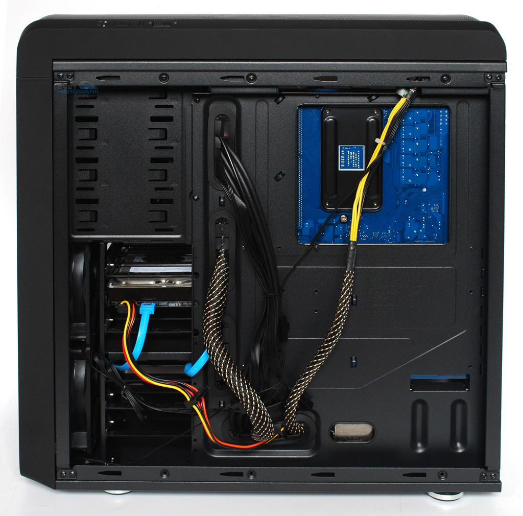 BitFenix Raider: moderní middletower