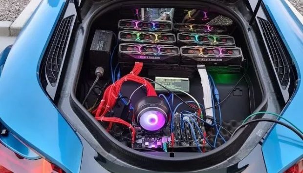 Jak naštvat hráče? Narvat šest RTX 3080 do kufru BMW a těžit tam kryptoměny