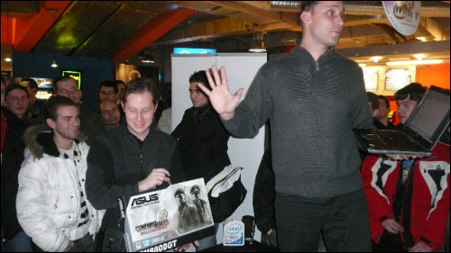 Výherci grafických karet GF8800 GT z roadshow NVIDIE v duchu Crysis v Bratislavě