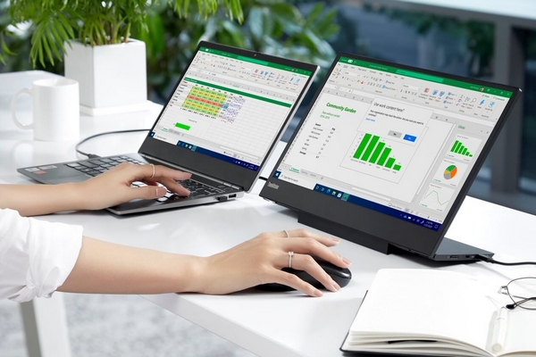 Lenovo uvedlo monitory, webkameru i bezdrátovou nabíječku pro notebooky