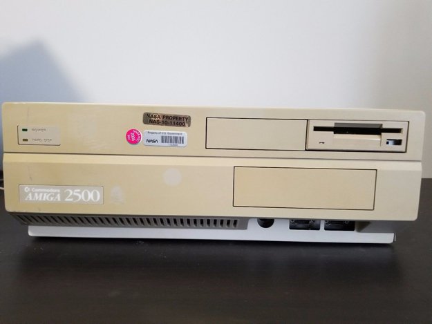 Amiga 2500 z eBay obsahovala soubory s historickými projekty NASA