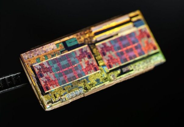 AMD podrobně prezentovala čipy Zeppelin, budou mít 7nm EPYC 64 jader?