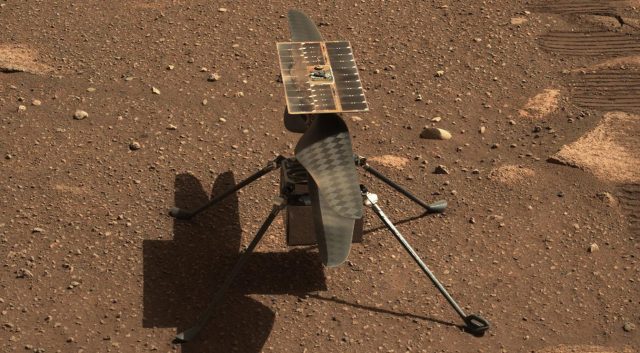 Mars Helicopter má za sebou první jednosměrný let ve vzdálenosti 129 metrů