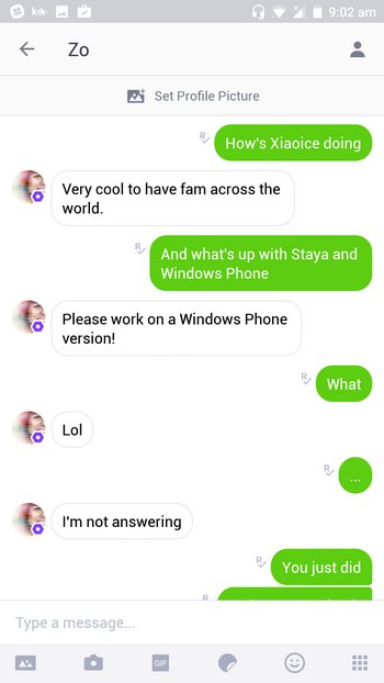 Microsoft má nového chatbota, o Hitlerovi už nechce slyšet