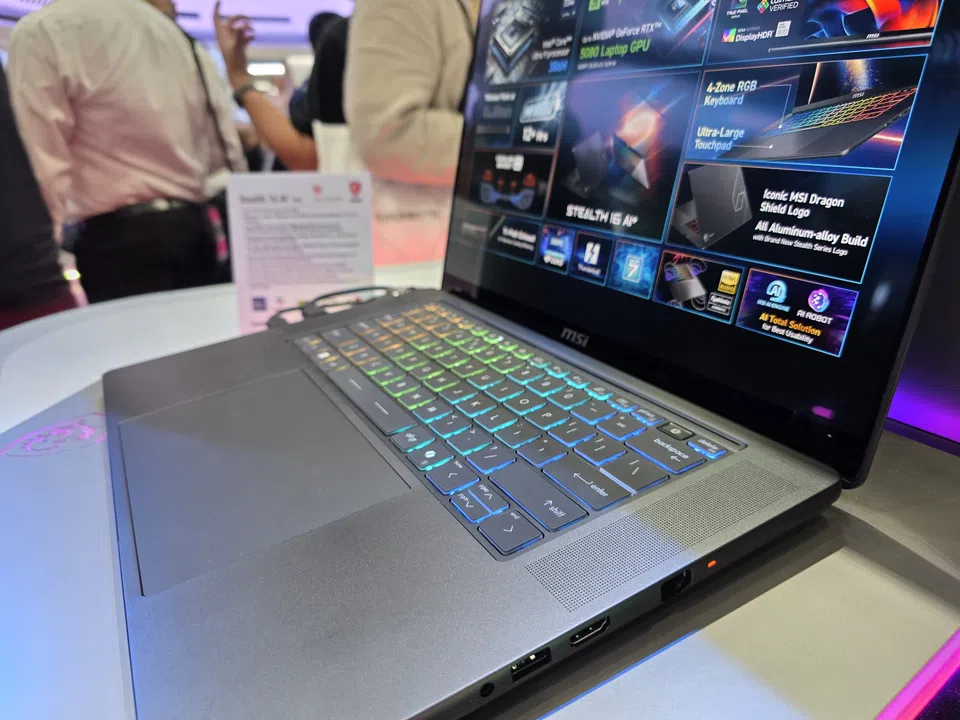 MSI Stealth 16 AI+
