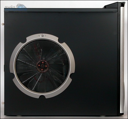 Enermax ECA3052 Chakra: eSATA na dosah