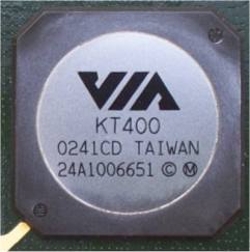 EPoX 8K9A2+: VIA Apollo KT400 stále žije