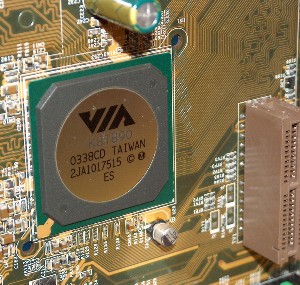 CeBIT 2004: Čím vším se pochlubila letos VIA?