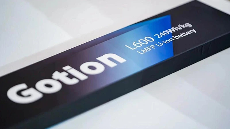 Není Li-Ion jako Li-Ion: co má společného baterka v telefonu a elektromobilu?